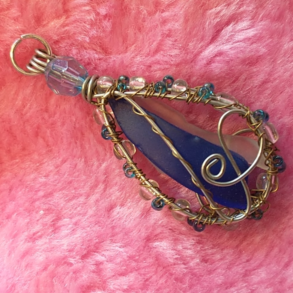 NWT Handcrafted Wire Wrapped Beach Glass, Long Point, Ontario Pendant